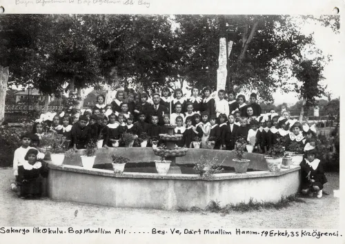 Cumhuriyet’in İlk Nesilleri: Sakarya İlkokulu’nda Eğitim Yılları - Fotoğraf 1
