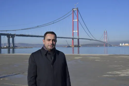 1915 Çanakkale Köprüsü'nden Yürüyerek Asya'dan Avrupa Kıtasına Geçildi