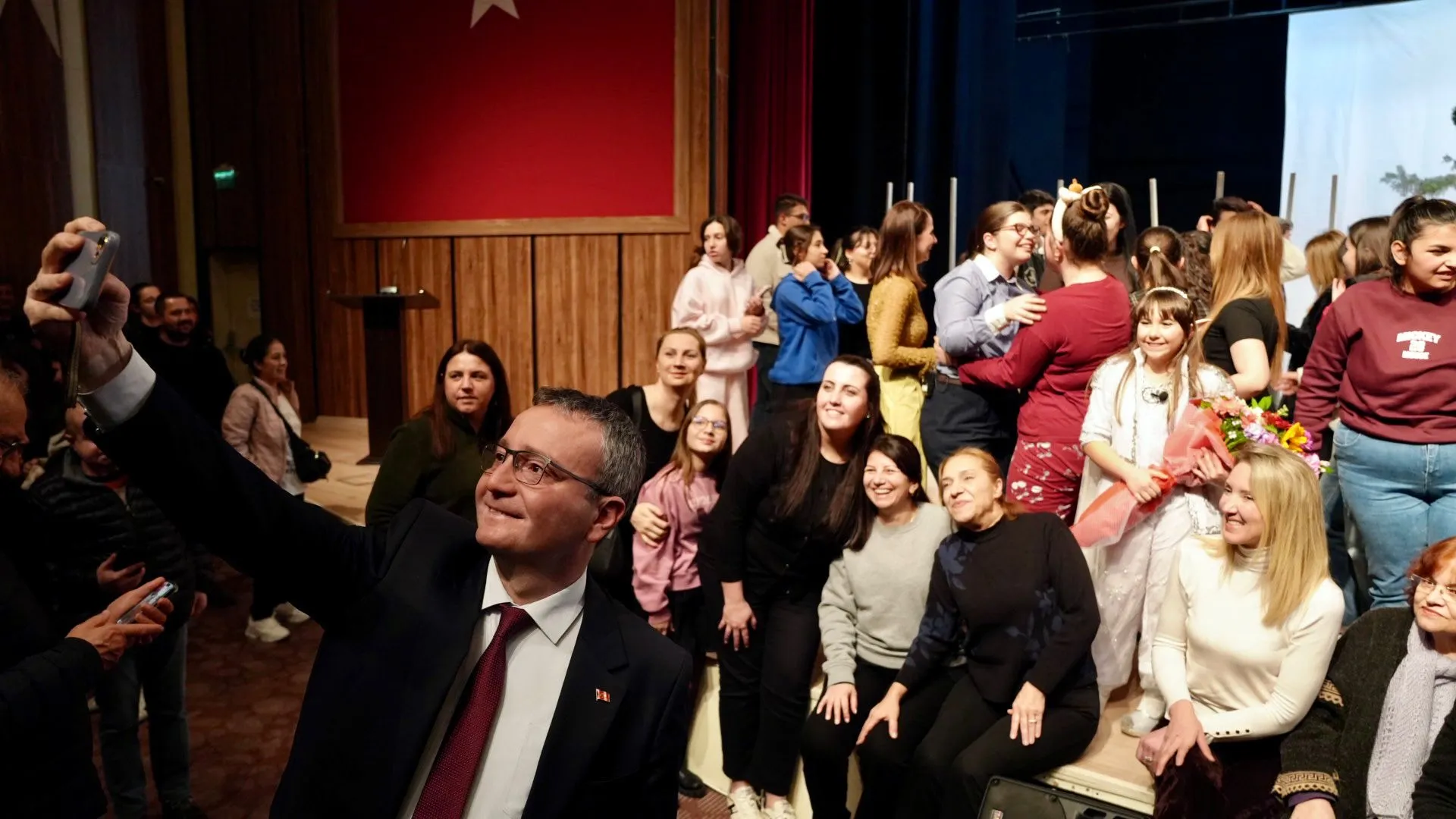 Başkan Alper Şen: “İlçe Tiyatromuzun Genç Yetenekleri Biga’nın Gururu Oldu”