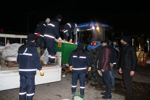 Biga Belediyesi Ekipleri Tuzlama Çalışmalarını Sürdürüyor