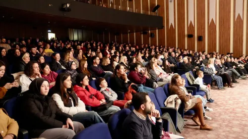 Başkan Alper Şen: “İlçe Tiyatromuzun Genç Yetenekleri Biga’nın Gururu Oldu” - Fotoğraf 12