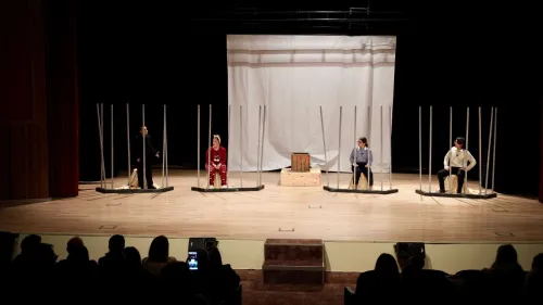 Başkan Alper Şen: “İlçe Tiyatromuzun Genç Yetenekleri Biga’nın Gururu Oldu” - Fotoğraf 14