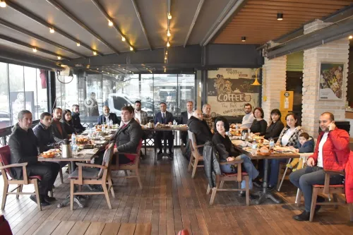 Başkan Erdoğan, Gazetecilerle Buluştu - Fotoğraf 1