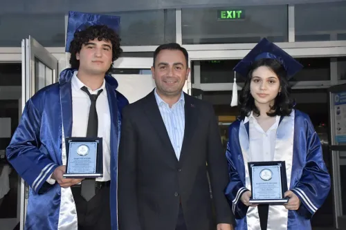 Başkan Erdoğan, Lise Öğrencilerinin Mezuniyet Heyecanına Ortak Oldu - Fotoğraf 2