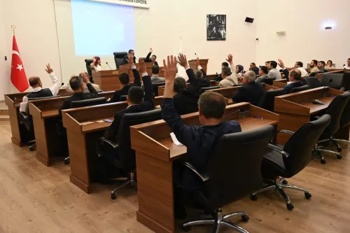 Belediye Başkanımız Alper Şen’in başkanlığında, 2024 yılı Mayıs ayı Olağan Meclis Toplantısı Meclis üyelerimizin katılımıyla gerçekleşti. - Fotoğraf 1