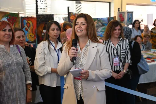 Biga Belediyesi Kadın Emeği Çarşısı: Hanımeli Açıldı - Fotoğraf 2