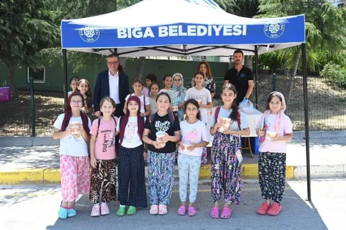 Biga Belediyesi'nden Tam Kadro Aşure İkramı - Fotoğraf 4