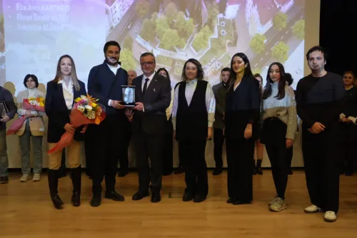 Çiçeklidede Meydanı’nın Geleceği İçin Biga’da Ortak Akıl Buluşması - Fotoğraf 15