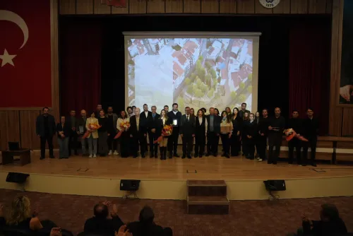 Çiçeklidede Meydanı’nın Geleceği İçin Biga’da Ortak Akıl Buluşması - Fotoğraf 16