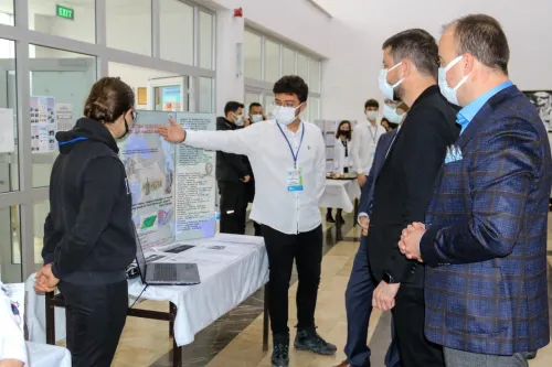 Lise Öğrencilerinin Bilim Fuarı Heyecanına Ortak Olundu - Fotoğraf 2