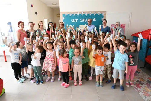 Miniklerin Süt Mutluluğu - Fotoğraf 6