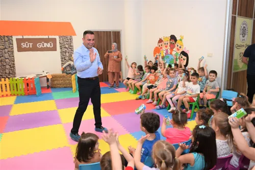 Miniklerin Süt Mutluluğu - Fotoğraf 4