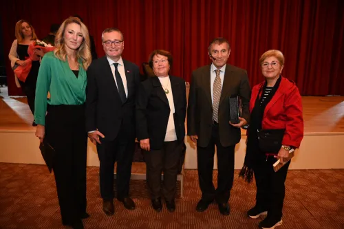 Prof. Dr. Üstün Dökmen’i Cumhuriyet Bayramı Etkinlikleri Kapsamında Bigalılarla Buluşturduk - Fotoğraf 2