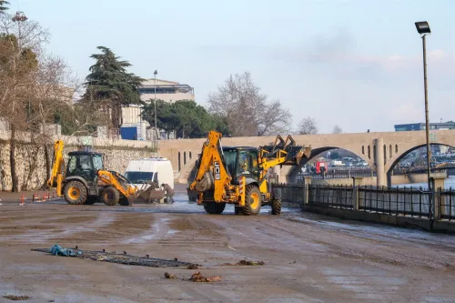 Kocabaş Çayı Kenarında Temizlik Çalışmaları Yapıldı