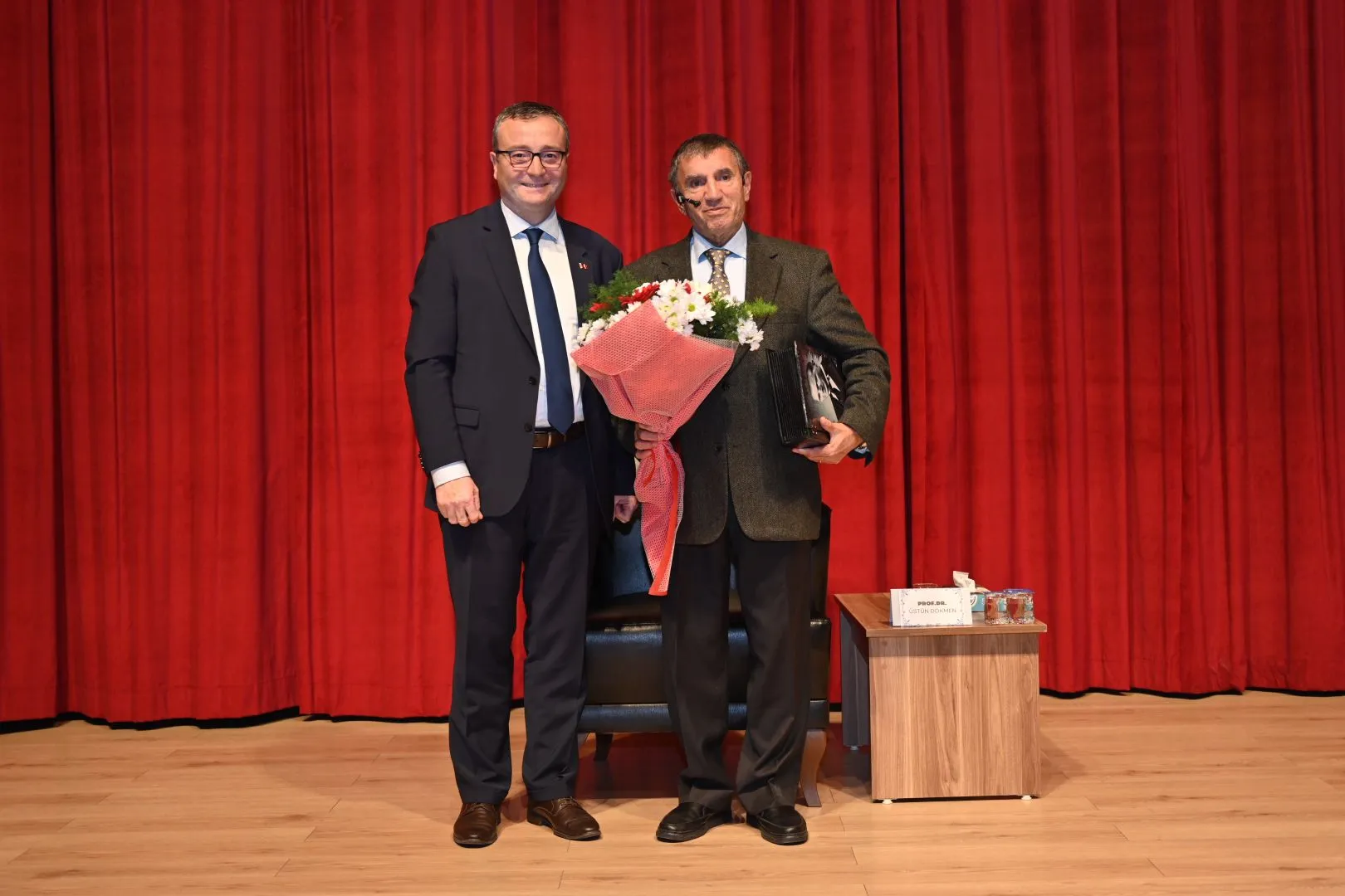 Prof. Dr. Üstün Dökmen’i Cumhuriyet Bayramı Etkinlikleri Kapsamında Bigalılarla Buluşturduk